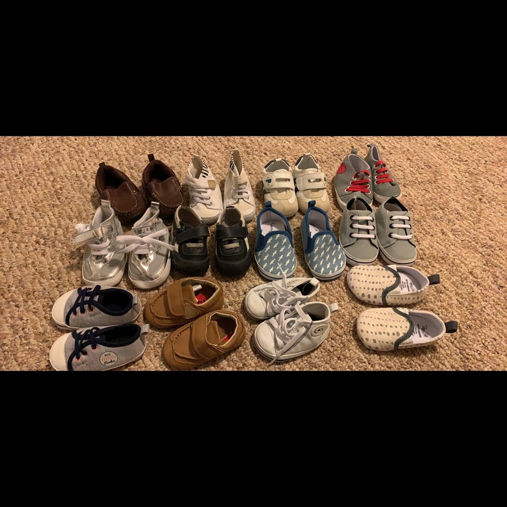 Lot of 12 baby shoes sz 0-12m ranges.